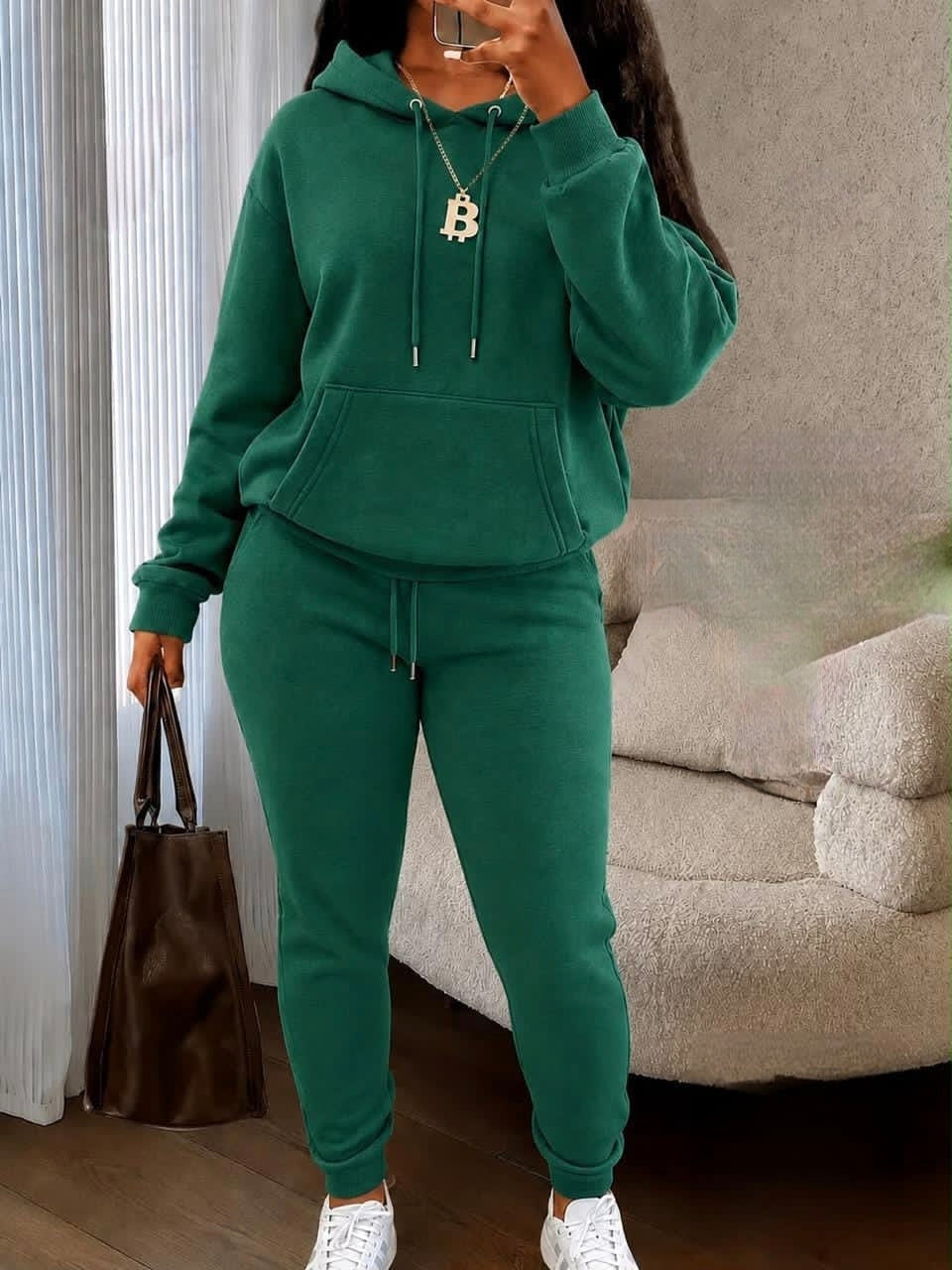 Women's hoodie and jogger tracksuit set, comfortable two-piece outfit